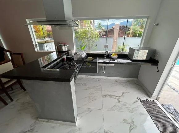 Imagem Casa em Condomínio para Venda em Ubatuba / SP no bairro Horto Florestal