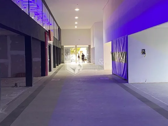 Imagem GALPÃO P/ LOCAÇÃO COMERCIAL, COM 10.850 M², SENDO 5.500M² DE ÁREA CONSTRUÍDA, COM 1.000M² DE MEZANINO. PARTE DO PISO TÉRREO SUPORTA ATÉ 4 TON.