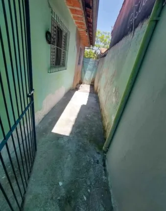Imagem Imperdível casa para venda em Sorocaba-SP, bairro Jardim Santo André! 2 quartos, 1 sala, 1 banheiro, 2 vagas de garagem, 70m².