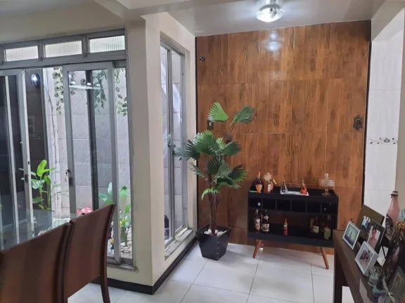Imagem Casa à Venda no Bairro Getúlio Vargas - Confira Detalhes!