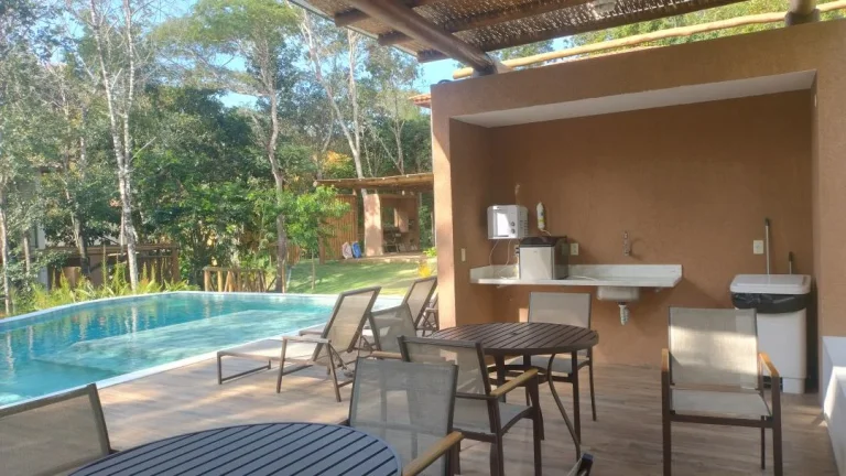 Imagem Oportunidade: Casa em Condomínio com Piscina na Praia do Forte - Venda!