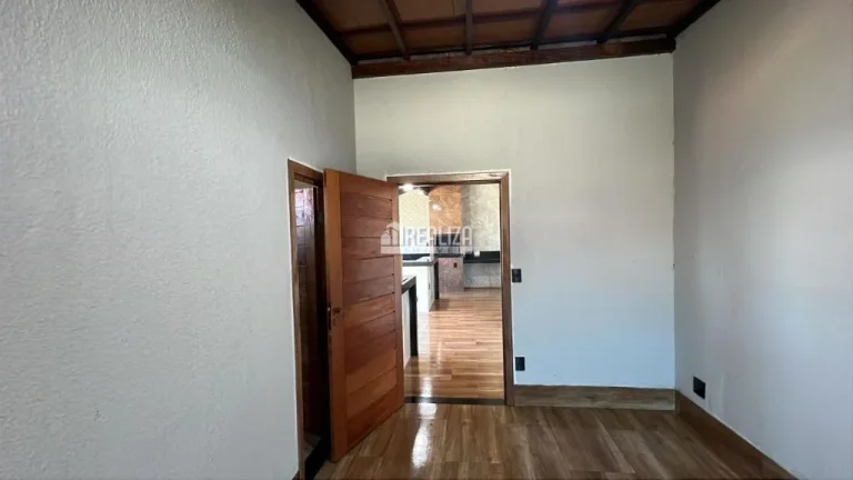 Imagem Casa de Alto Padrão para Alugar no Parque do Mirante, Uberaba