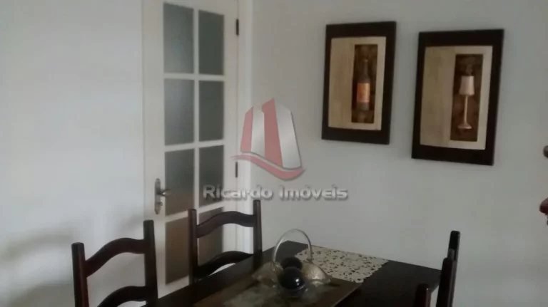 Imagem Cobertura c/ 4 Quartos Semi Mobiliada há 100 Mts da Praia