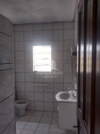 Imagem São 4 Casas (A principal é térrea) em 450m², Ótimo para Locação, são 6, 3, 2 ,2 Cômodos, Escritura no Jardim Zaíra 3, Mauá-SP