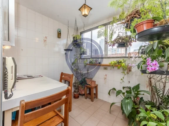 Imagem Imperdível: Apartamento de 4 quartos e 1 suíte na Vila Mariana, SP, com 168m² e vaga de garagem.