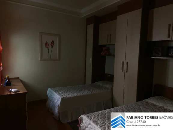 Imagem Sobrado no Bairro Campestre em Santo André com 3 suites e 5 vagas.