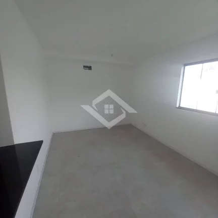 Imagem Casa dúplex. 3 qtos, 2 suítes. Garagem pedra de guaratiba RJ