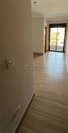 Imagem Sobrado com 145 M², 3 suítes sendo 2 com sacada privativa, ampla sala iluminada, cozinha espaçosa...