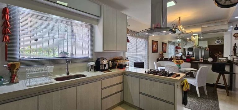 Imagem Casa à Venda, 280m2, 3 Dormitórios(01 Suíte), 3 Vagas , Areias, São José/SC