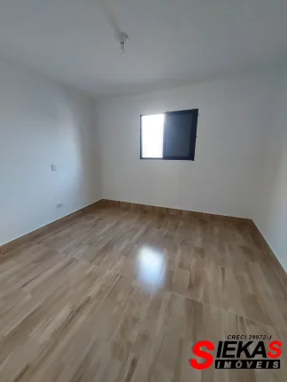 Imagem Imperdível! Casa à venda em São Paulo-SP, Vila São Geraldo: 3 quartos, 1 suíte, 2 salas, 3 banheiros, 2 vagas de garagem, 130m².