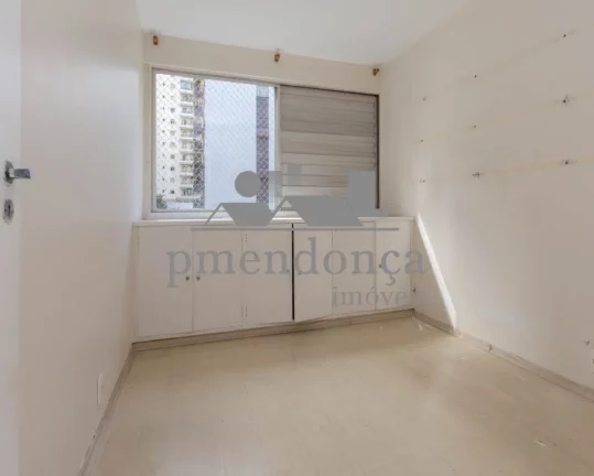 Imagem Apartamento em Higienópolis com 4 quartos (1 suí­te) e 1 vaga, 135 m²