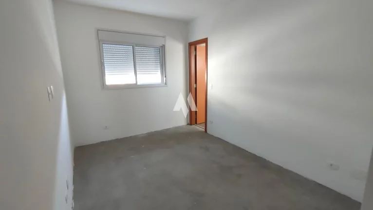 Imagem Casas Sobrepostas Duplex à Venda com 3 Suítes, Piscina e Churrasqueira no Embaré em Santos/SP