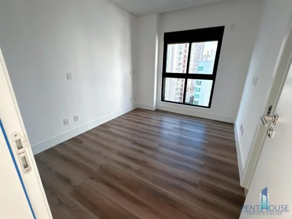 Imagem Apartamento Zona Central para Venda em Balneário Camboriú, CENTRO, 4 dormitórios, 2 suítes, 4 banheiros, 3 vagas