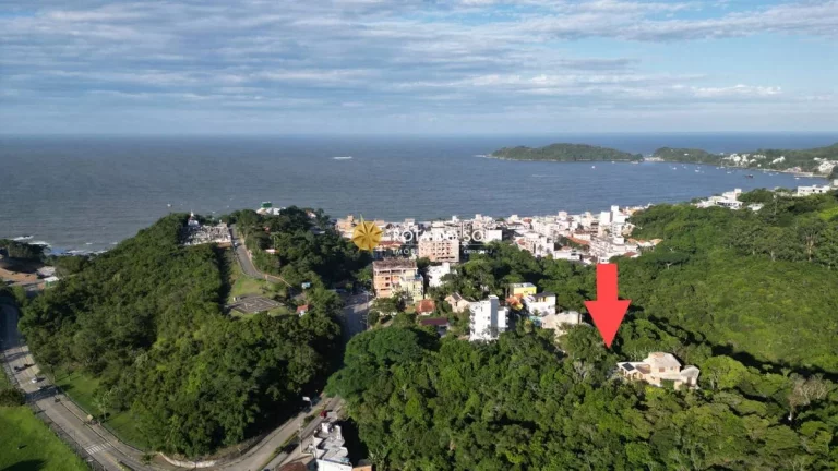 Imagem Terreno à venda no Centro de Bombinhas