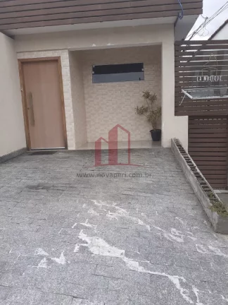 Imagem Impecável casa à venda no Centro de Franco da Rocha-SP: 2 quartos, 1 suíte, 3 salas, 2 banheiros, 2 vagas, 238 m².