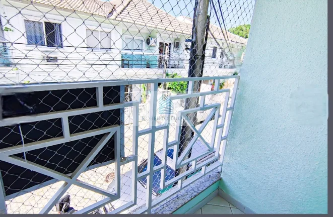 Imagem Casa em Condomínio de Luxo na Taquara, Rio de Janeiro-RJ: 3 quartos, 1 suíte, 107m², 2 vagas - Imperdível!