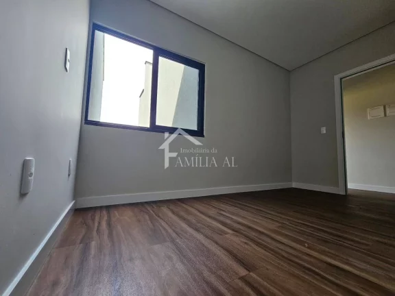 Imagem Geminado Alto Padrão Iririú com 165m²