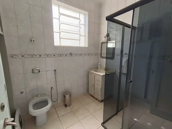 Imagem Casa com Excelente Localização no Centro de Barbacena. Ideal para Clínicas ou Residencial
