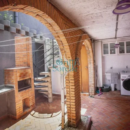 Imagem Casa/Sobrado de Vila à Venda em Pinheiros - São Paulo/SP.