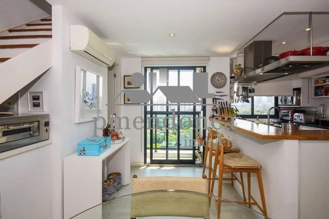 Imagem Apartamento em Pinheiros com 70m², charmoso e funcional...Duplex, andar alto, vista espetacular!