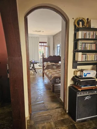 Imagem Casa com Lote Inteiro e Saída para Duas Ruas no Santa Maria – Timóteo