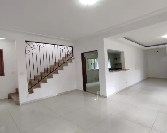Imagem Sobrado no Butantã com 3dorms(2suítes) edícula e 3 vagas de garagem!!