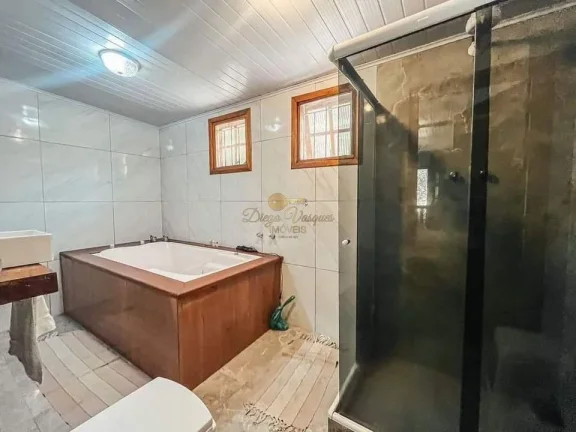 Imagem Casa em Condomínio para Venda em Teresópolis / RJ no bairro Colônia Alpina