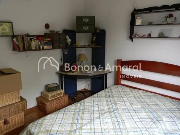 Imagem Linda casa térrea, construção sólida, bem distribuída, com boa iluminação natural e ventilaç...