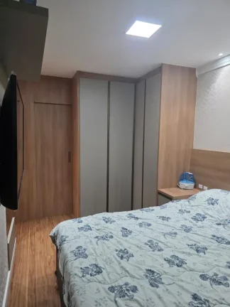 Imagem Vende apartamento de 2 quartos com 70m², incluindo 1 suíte e 1 banheiro social com 3 vagas de garagem.