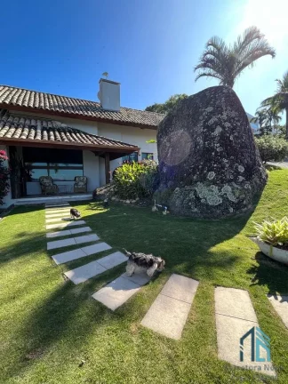 Imagem Casa em condomínio, 05 quartos c/suítes, em Governador Celso Ramos SC