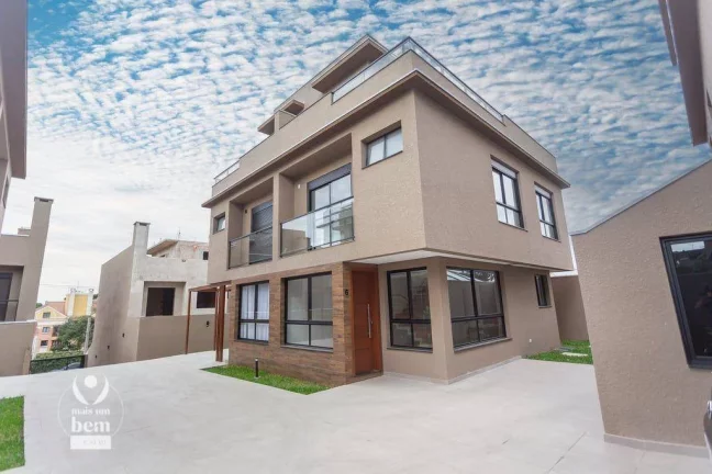 Imagem Sobrado com terraço, 3 quartos sendo 1 suíte à venda por R$ 830.000 - Tingui - Curitiba/PR