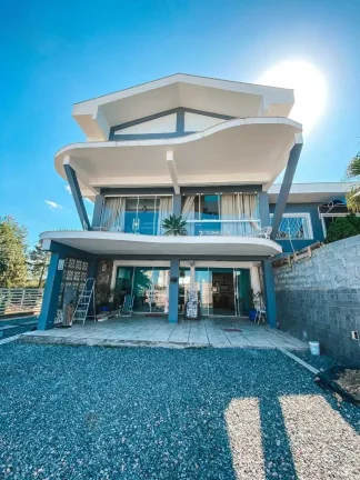 Imagem Casa alto padrão com 3 dormitórios sendo 1 suíte master e 4 vagas- Itacolomi | Balneário Piçarras/SC
