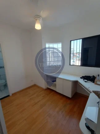 Imagem Casa à venda no Parque da Lapa, São Paulo-SP: 3 quartos, 3 suítes, 2 salas, 4 banheiros, 3 vagas, 135m²!
