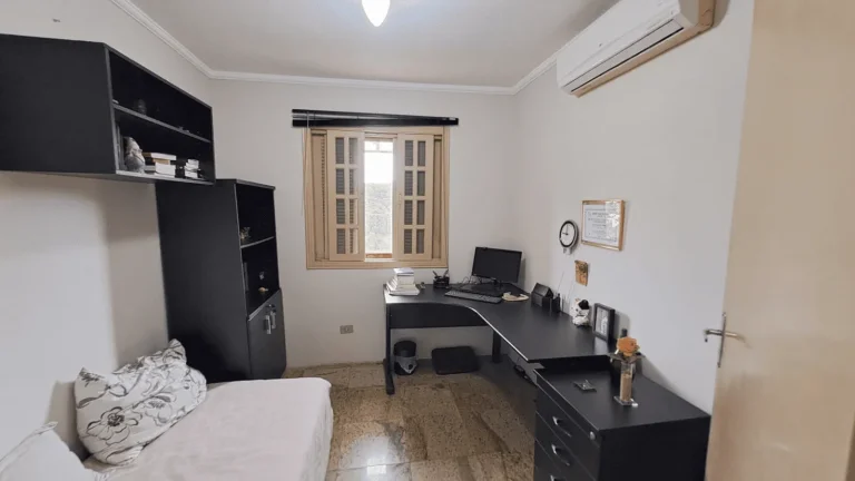 Imagem Sobrado à venda - Área ùtil 280 m2 com 3 dormitórios sendo 1 suíte - 3 vagas - Loteamento Champs Pri
