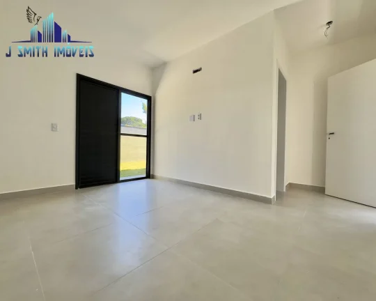 Imagem CASA TÉRREA, NOVINHA!! 245m², PISCINA. CÔMODOS GRANDES. CONDOMÍNIO FECHADO.