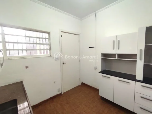 Imagem Casa Comercial para Locação, 6 salas, 4 vagas, saída para a Rod.D.Pedro e Shopping Galleria
Casa ...
