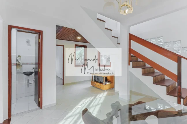 Imagem Casa com 4 quartos, sendo 2 suítes à venda no Córrego Grande