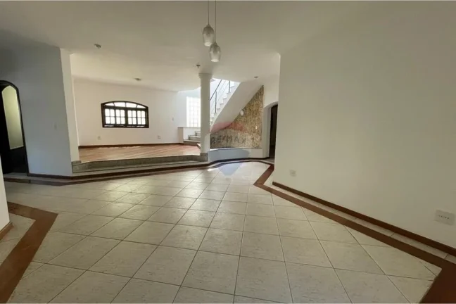 Imagem Casa de Luxo 460m², 4 Suítes, Piscina e Garden