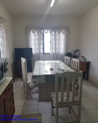 Imagem Casa à Venda com 05 Dormitórios sendo 01 Suíte, com Churrasqueira a Carvão, com Ampla Varanda, localizada no Centro em Balneário Camboriú.