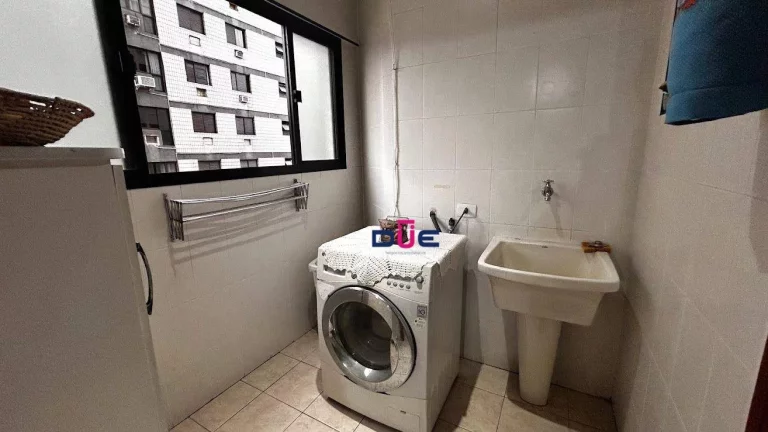 Imagem Apartamento com 2 dormitórios à venda, 80 m² por R$ 560.000 - Campo Grande - Santos/SP