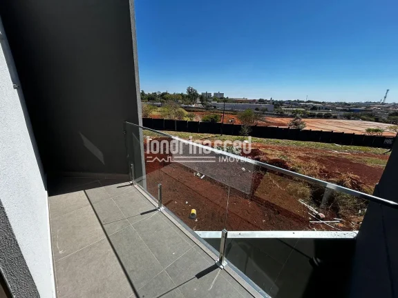 Imagem Sobrado à venda na Zona Oeste de Londrina: 3 suítes, banheiro social, área gourmet, 2 vagas de garagem, 100m² construídos em terreno de 130m²