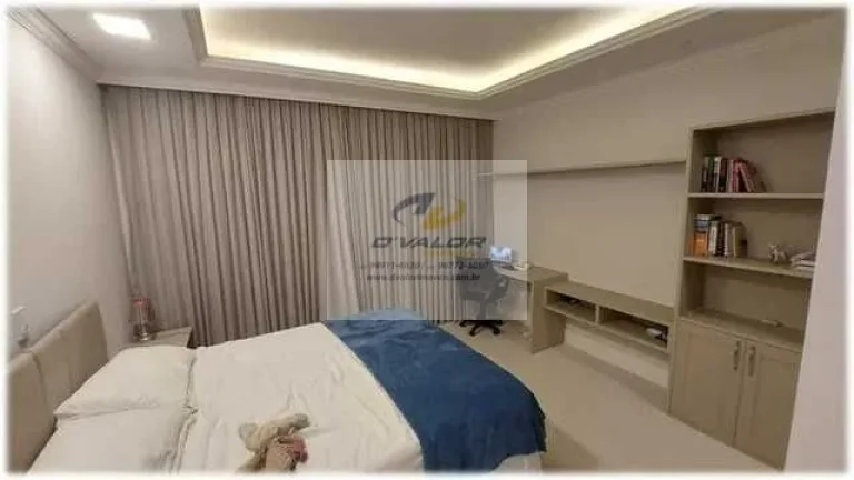 Imagem Vendo Casa, Porteira Fechada, com 334 m², 4 quartos s/ 3 suítes, escritório, piscina e 4 vagas