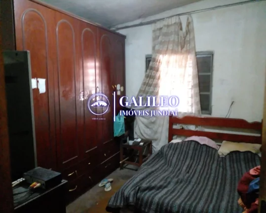 Imagem VENDE Casa no Parque Centenário 57 m² - Terreno 250m² de área - Esquina - declive