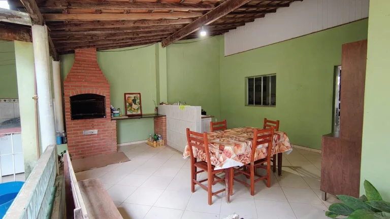 Imagem Casa à venda no Jardim Colonial 1 Araçoiaba da Serra-SP: 2 quartos, 1 sala, 2 banheiros, 2 vagas de garagem, 800m² de área.