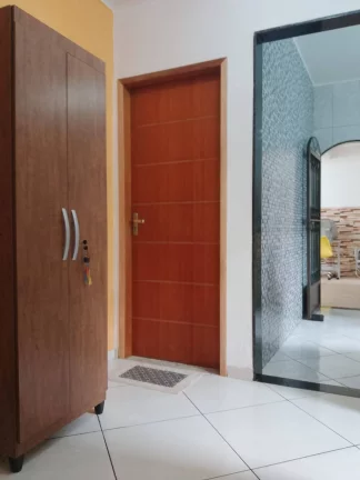 Imagem VENDO ÓTIMA CASA 115M² 2 QUARTOS RUA ANTONIO HOLANDA REALENGO - RJ
