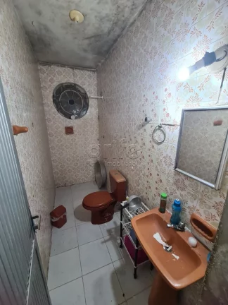 Imagem Excelente casa de esquina, bem ventilada, em ótima localização no Rodolfo Teófilo próximo ao Co...