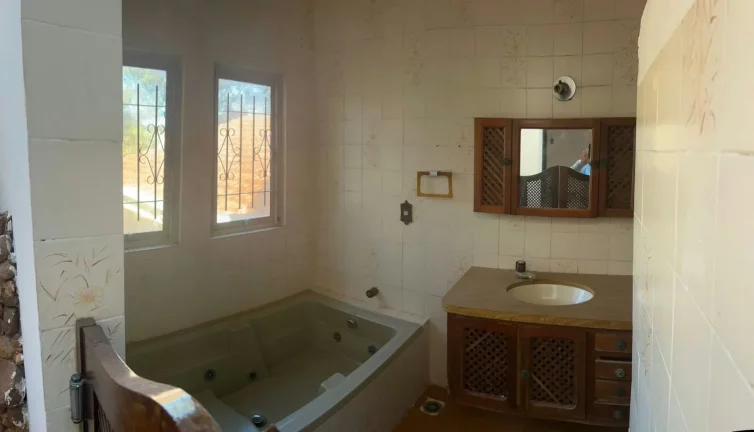 Imagem Chácara para alugar com 6 quartos, sendo 3 suítes, no Centro, São Manuel - SP