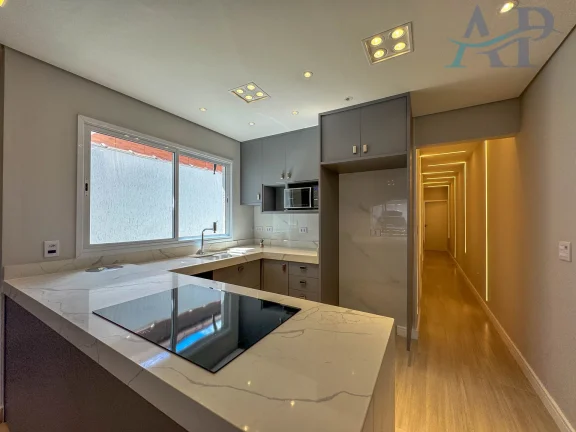 Imagem Casa Térrea no Canto do Forte em Praia Grande com Piscina
