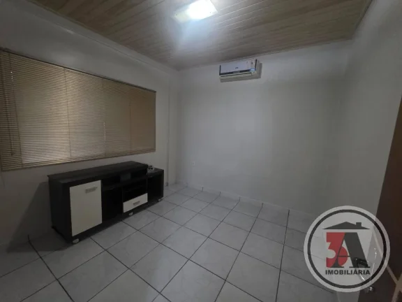 Imagem Casa 4/4 com Piscina Zona Sul