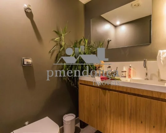Imagem Lindo apartamento reformado em Higienópolis com 200m²